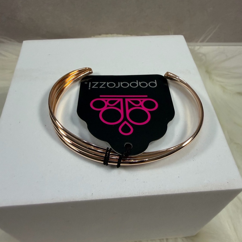 🩷5/$10🩷 Paparazzi Rose Gold Layered Open Cuff Bracelet